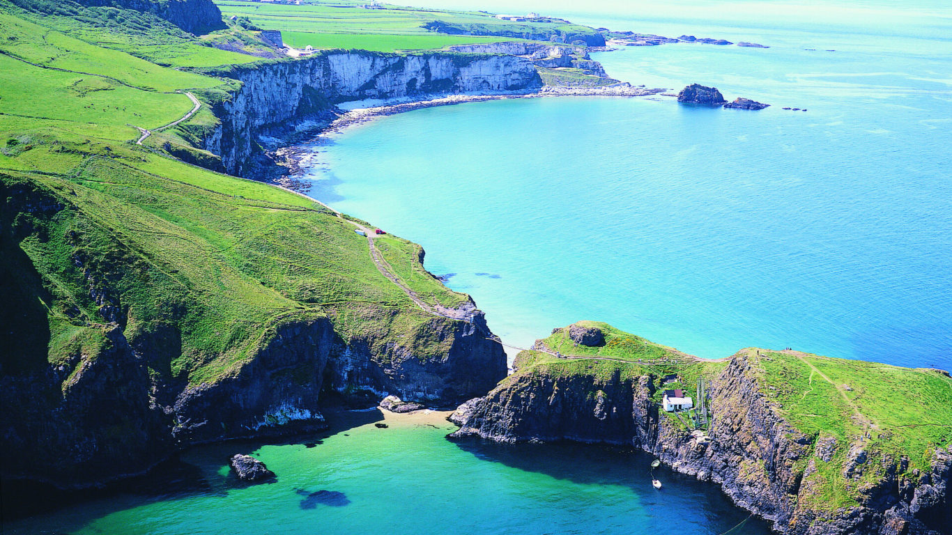 Attractions Carrick -a-Rede Rope Bridge_master