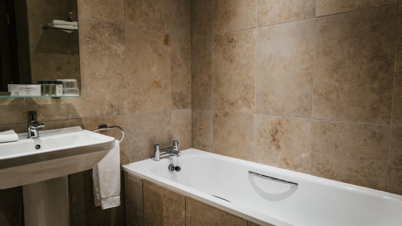 Coastal Deluxe Bathroom 1