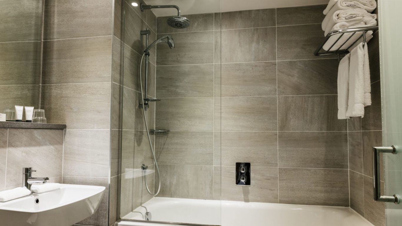 Triple Room Bathroom
